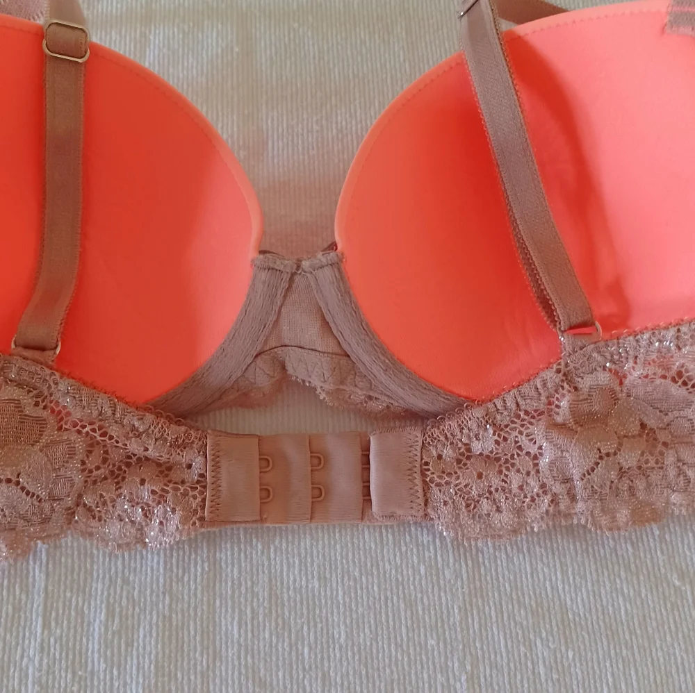 Victoria's Secret Dream Angels Lined Demi Bra, 32C - Picture 6 of 12